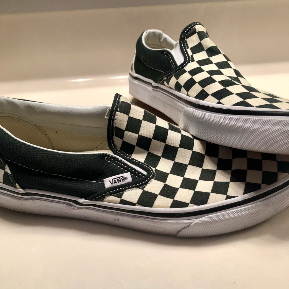 Vans classic slip on tennis shoes